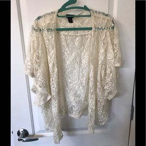 Torrid Ivory Lace Shrug -Size 1
